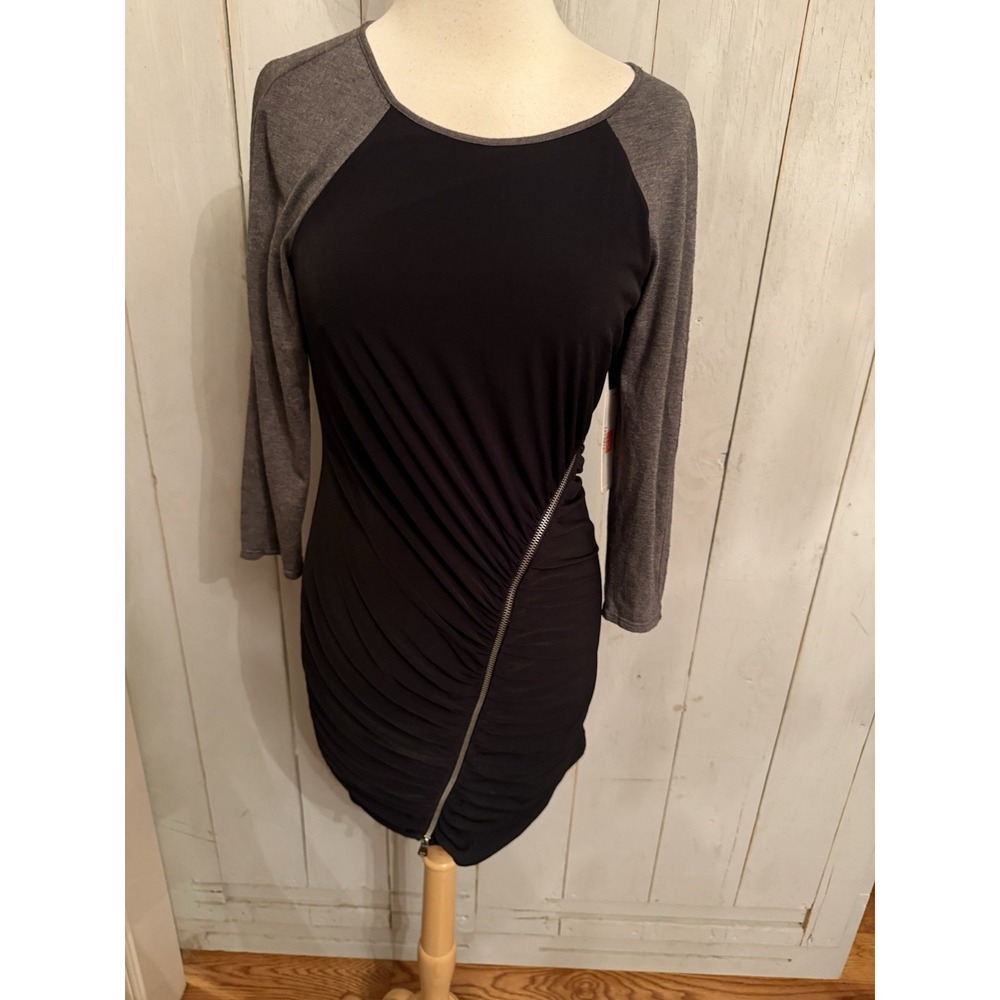Laundry by design Asymmetrical Zipper Gray & Black Knit Mini Club dress NWT 148$
